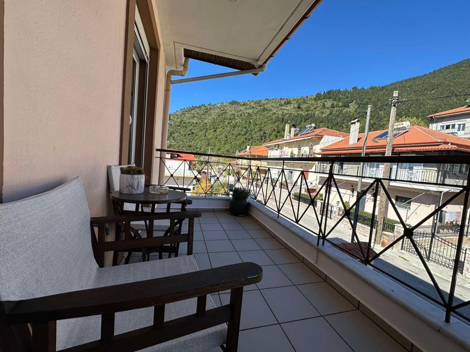 Xenonas Drimos Aparthotel Karpenisi Bagian luar foto