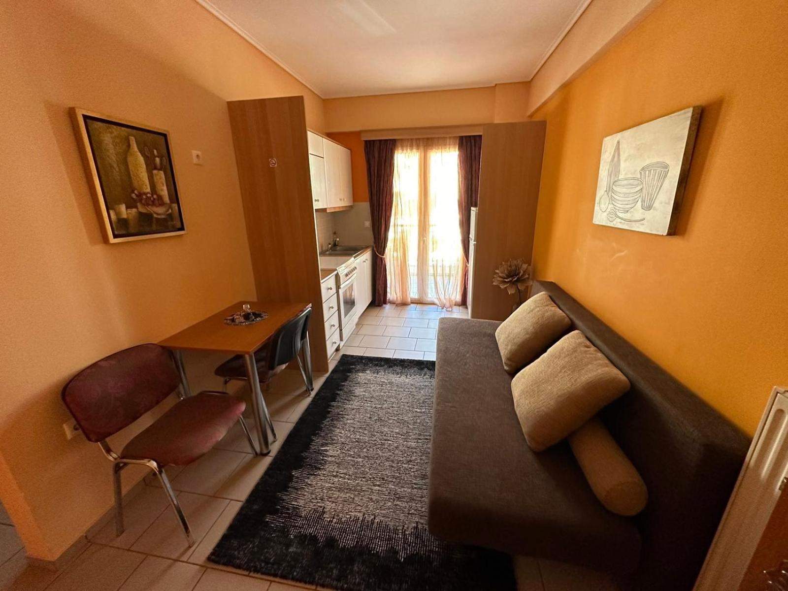 Xenonas Drimos Aparthotel Karpenisi Bagian luar foto